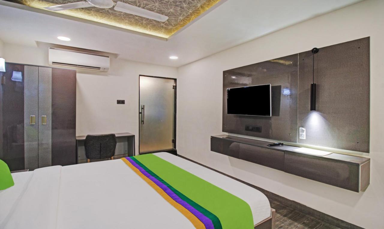 Treebo The Boss Hotel Rāipur Kültér fotó